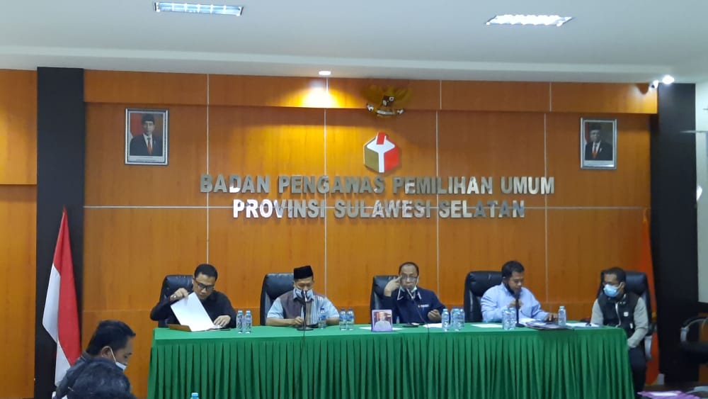 Ketua dan Plt. Koorsek Bawaslu Sidrap hadiri rapat Pengembangan dan Pembinaan SDM lingkup Bawaslu se- Prov. Sulsel