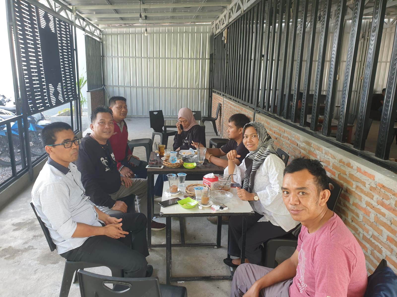 Jelang Masuk Masa Tahapan, Media dan Bawaslu diskusi Sambil Ngopi - Ngopi di Warkop