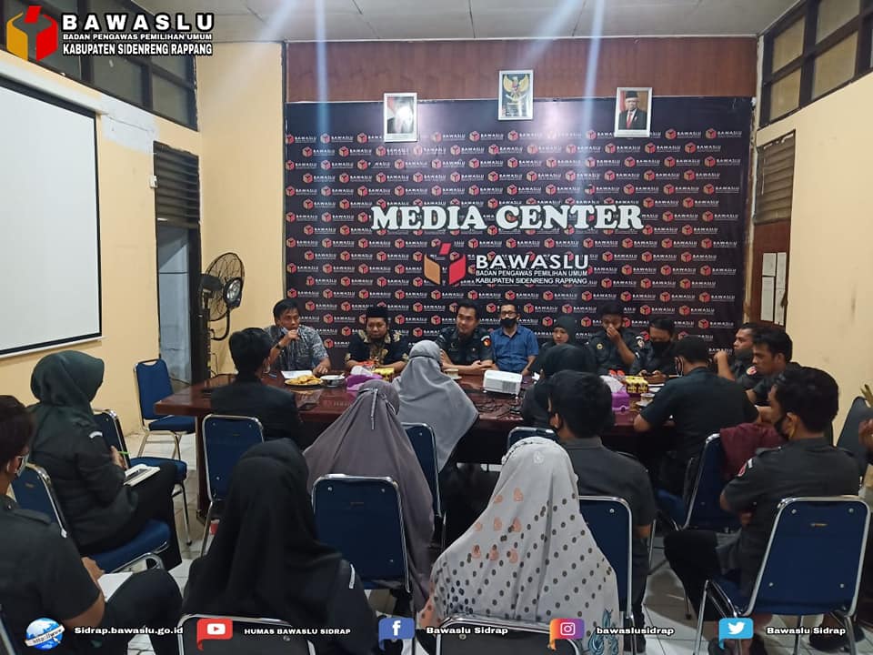 Demi meningkatkan SDM Staf tentang Proses Penanganan Penyelesaian Sengketa Pemilu/Pemilihan, Bawaslu Sidrap hadirkan Kordiv  Penyelesaian Sengketa Bawaslu Sul-sel.