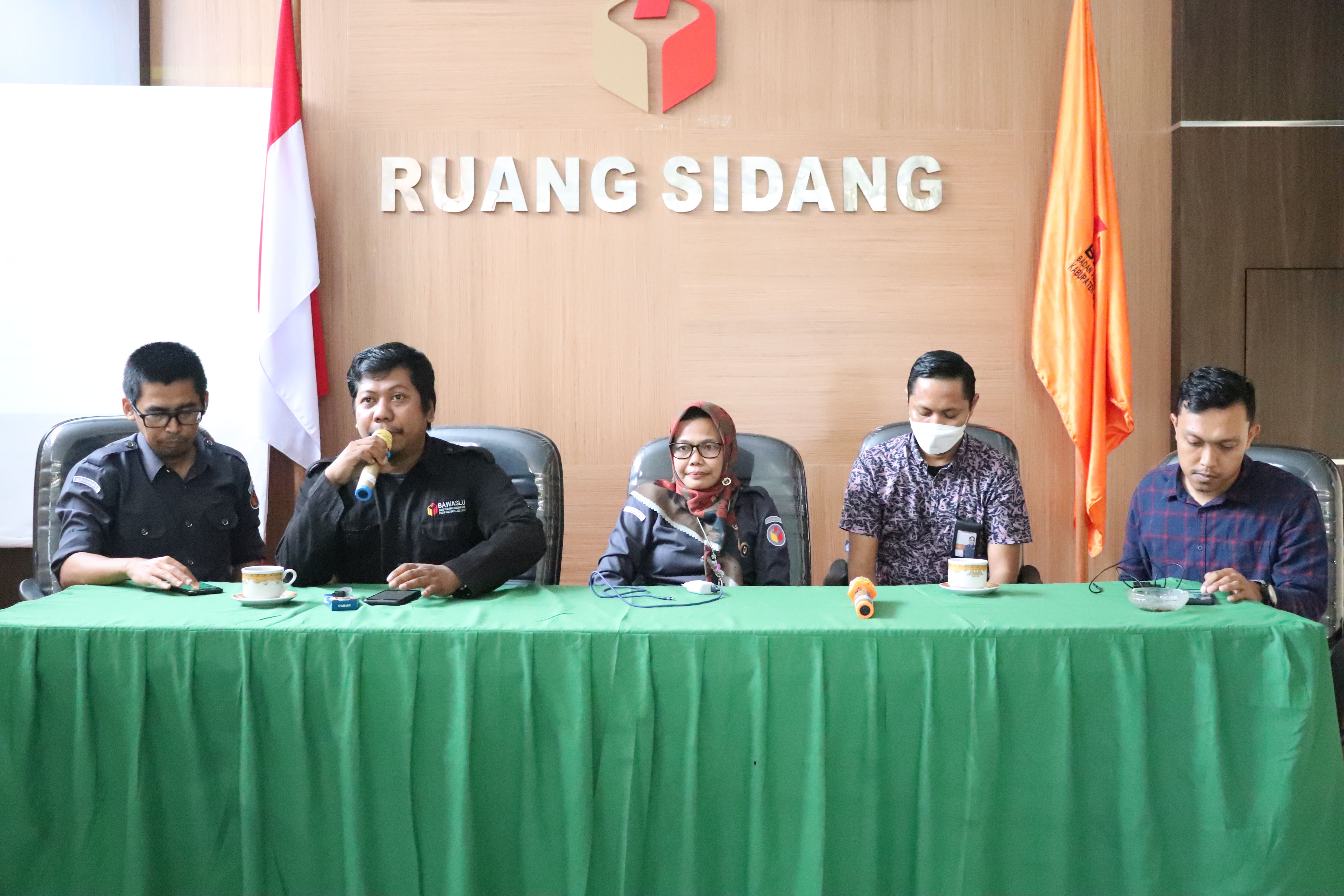 Bawaslu Gelar Rapat Barang Dugaan Pelanggaran