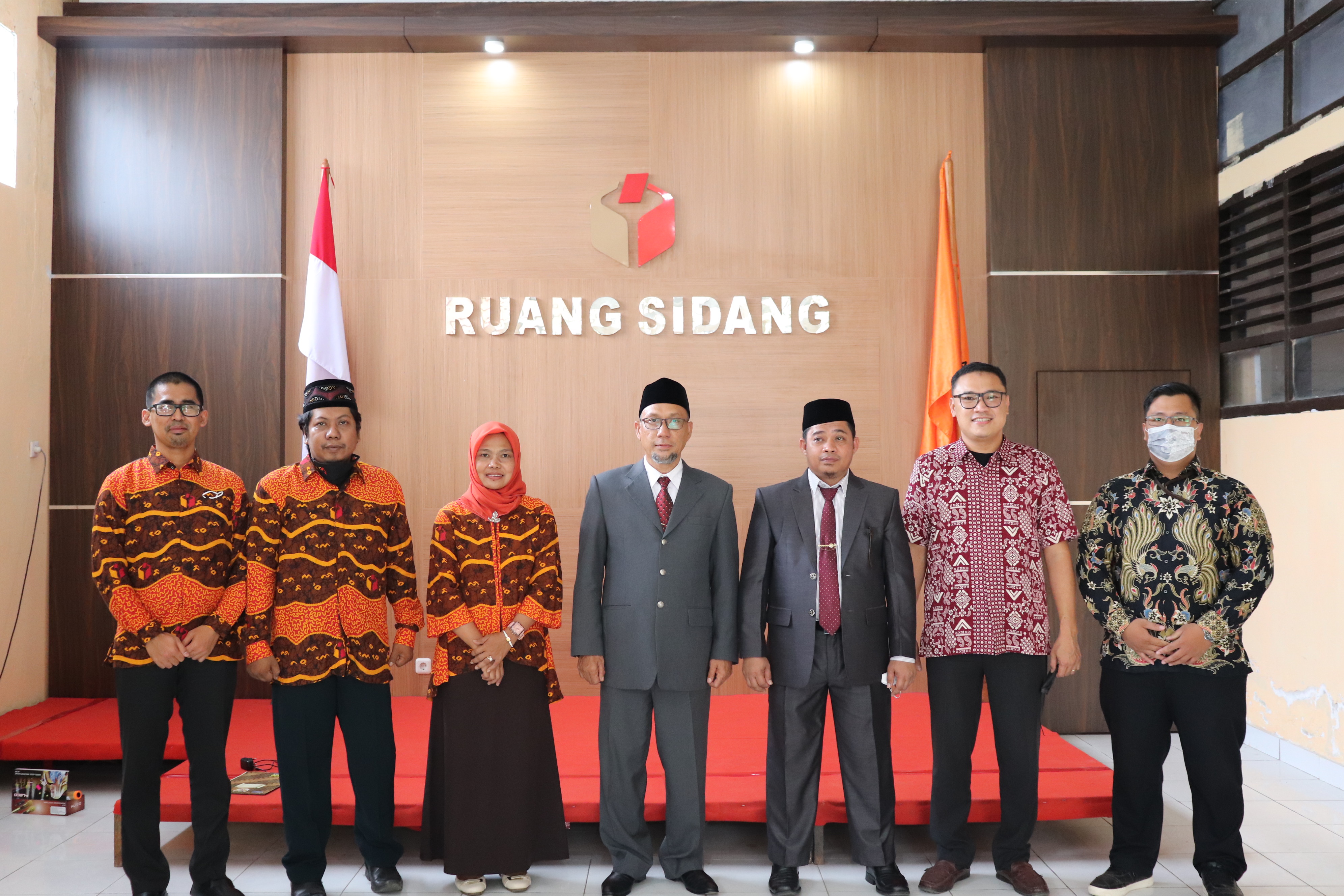Dr.Jalaluddin resmi melantik Arsal, S.Sos sebagai Koorsek Bawaslu Sidrap