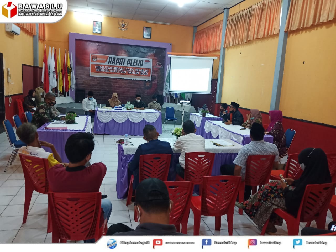 PIMPINAN BAWASLU SIDRAP PERTANYAKAN MEKANISME PENDATAAN DAFTAR PEMILIH DIPLENO KPU