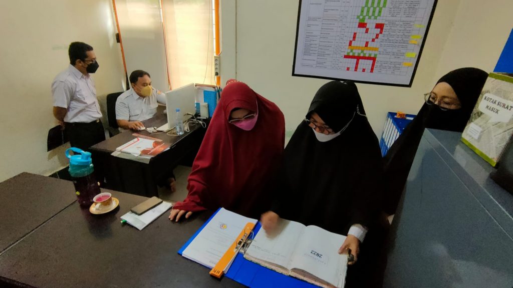 Hasmaniar Bachrun Beri Penguatan SDM pada Sekretariat Bawaslu Maros