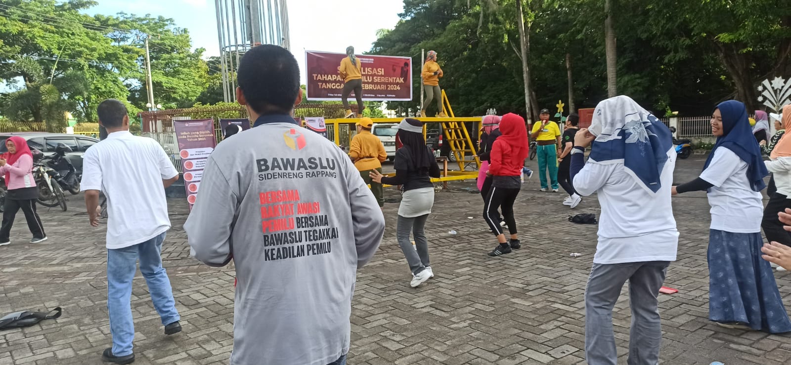 Bawaslu Sidrap manfaatkan Car Free Day untuk Memberikan Sosialisasi kepada Masyarakat