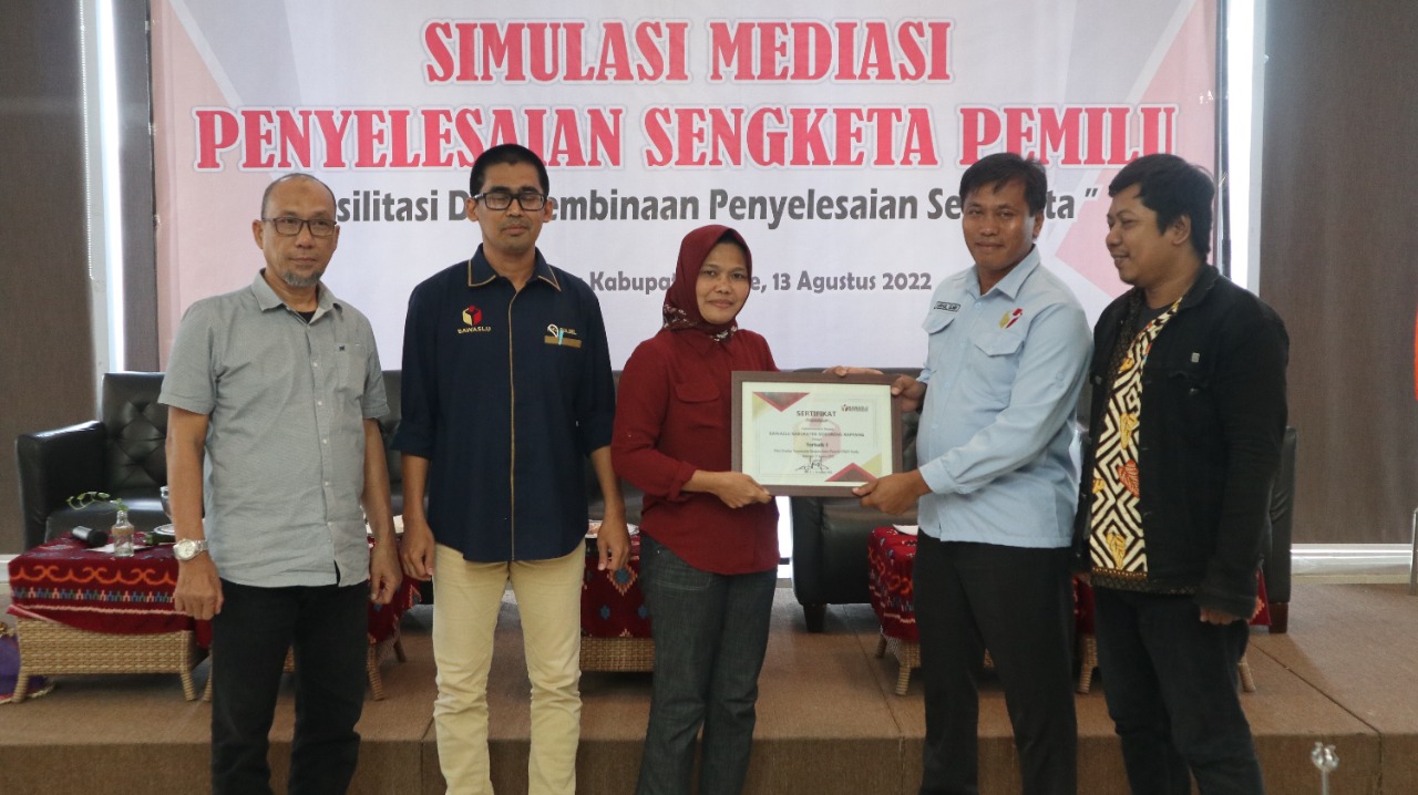Bawaslu Sidrap Peroleh Penghargaan terbaik pertama dalam kategori video sengketa
