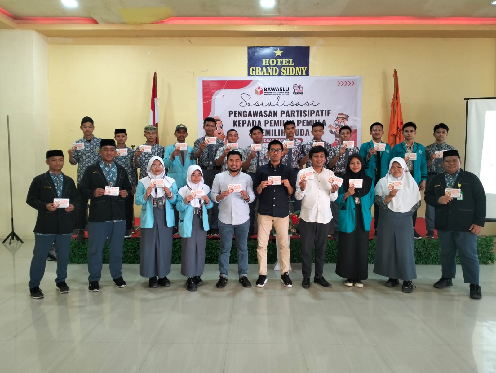 Ajak Pemilih Pemula Berpatisipasi, Bawaslu Sidrap Gelar Sosialisasi Pengawasan Partisipatif bagi Pemilih Pemula