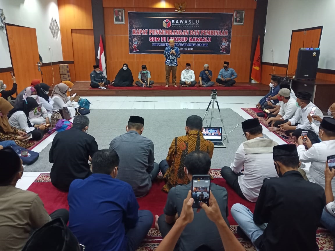 Hadir Dalam Kegiatan Pengembangan dan Pembinaan SDM Lingkup Bawaslu Sulsel, Ini Harapan Ketua Bawaslu RI