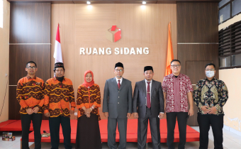 Dr.Jalaluddin resmi melantik Arsal, S.Sos sebagai Koorsek Bawaslu Sidrap