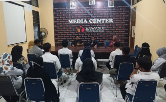 BAWASLU SIDRAP TERIMA KUNJUNGAN KASEK BAWASLU SUL-SEL