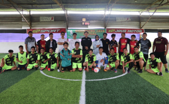 Bawaslu Sidrap laksanakan Friendly Match Football Bersama Kemenag Sidrap