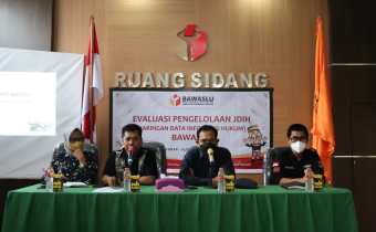 Evaluasi Pengelolaan JDIH di Bawaslu Sidrap, Ini yang disampaikan Dr. Adnan Jamal
