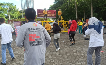 Bawaslu Sidrap manfaatkan Car Free Day untuk Memberikan Sosialisasi kepada Masyarakat