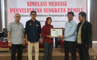 Bawaslu Sidrap Peroleh Penghargaan terbaik pertama dalam kategori video sengketa